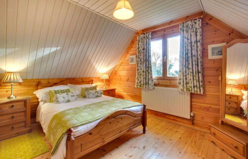 Apple Tree - double bedroom 1a