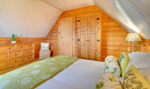 Apple Tree - double bedroom 1b