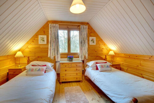 Lime Tree - twin bedroom 1a